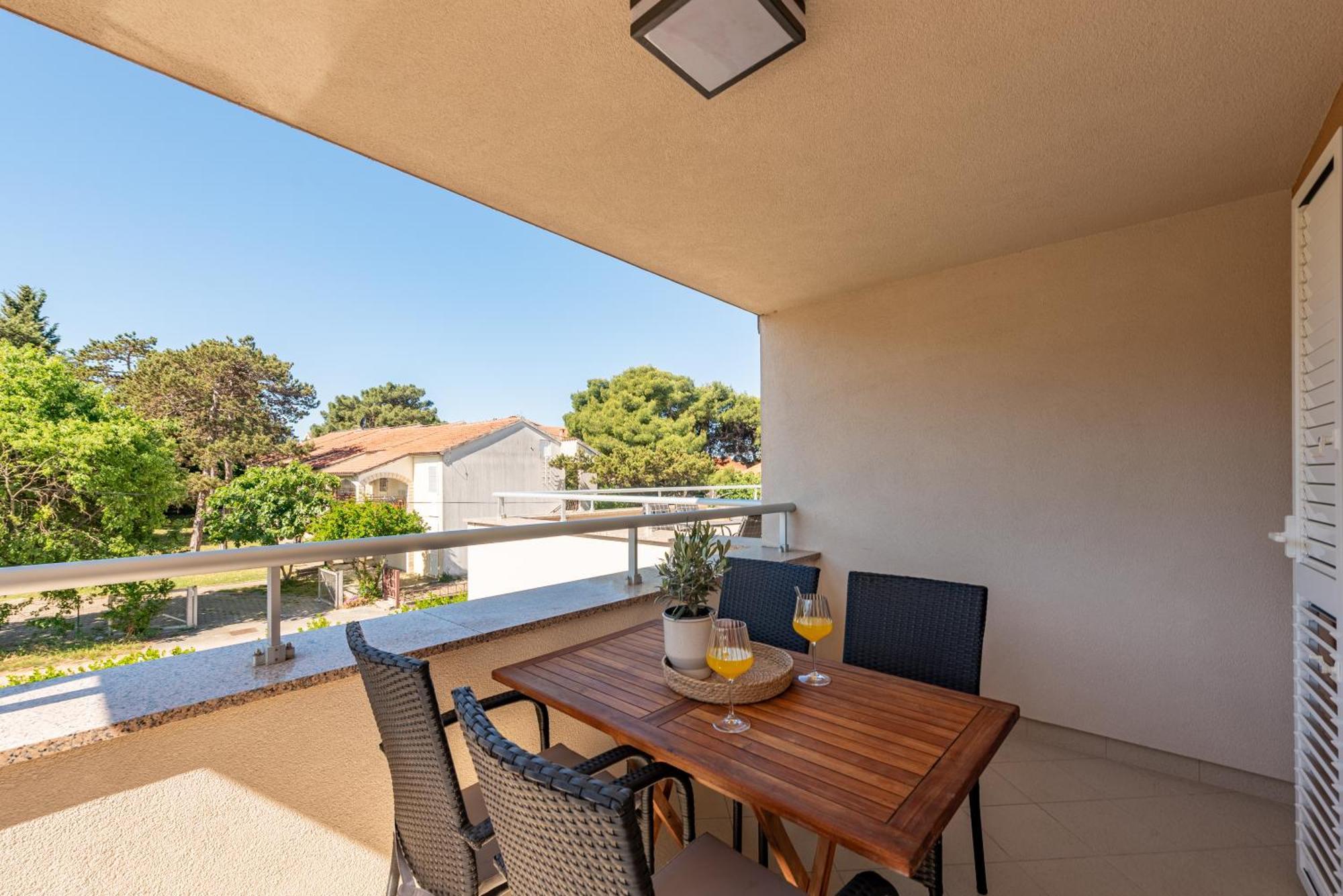 Apartments L&D Biograd Na Moru Exterior foto