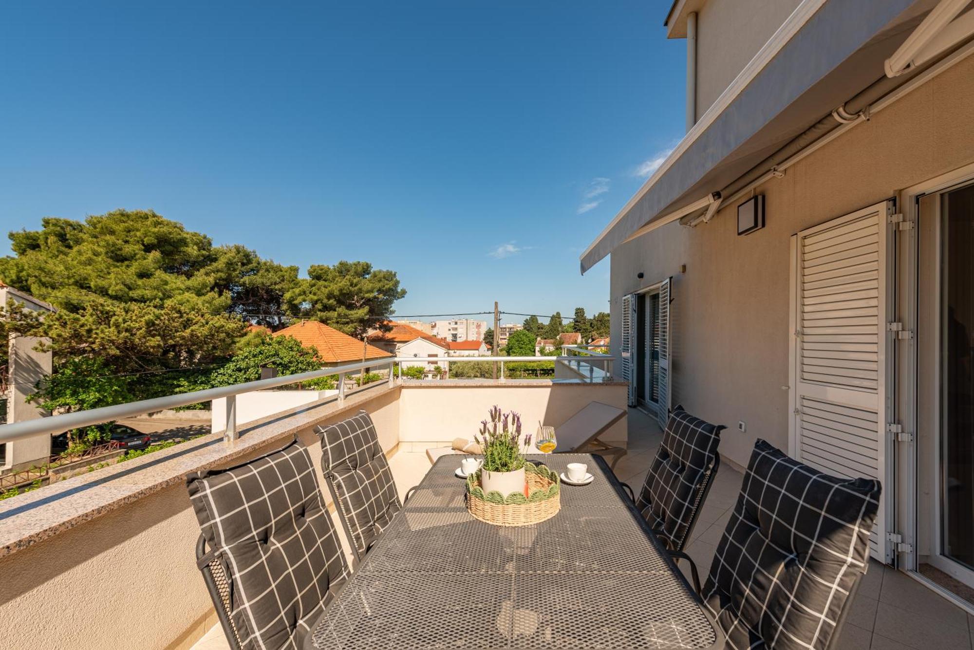 Apartments L&D Biograd Na Moru Exterior foto